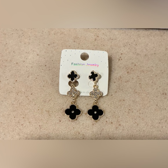 Black Enamel And Rhinestone fashion earrings - Picture 1 of 2